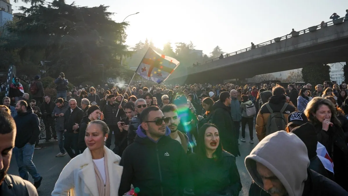 gmirta-moedanze-saprotesto-aqtsia-dasrulda-protesti-kvira-ghamit-gagrdzeldeba