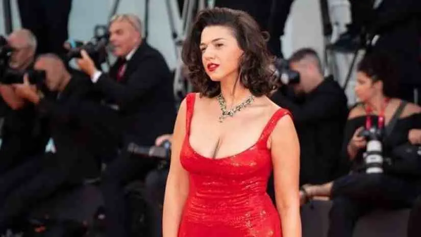 khatia-buniatishvili-gaatavisuflet-sindisis-patimrebi-sruliad-udanashaulo-uvnebeli-da-tavisufali-adamianebi