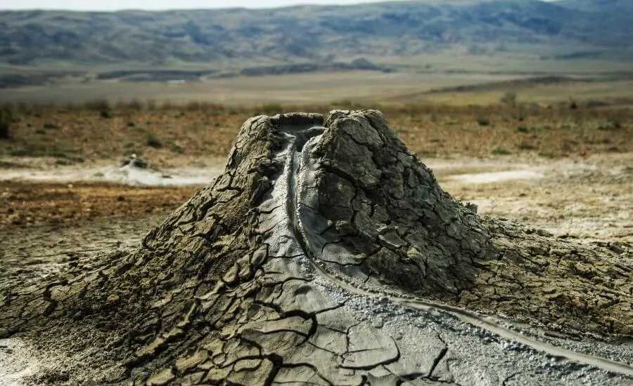 takhti-tepha-mud-volcanoes-unveiling-georgias-geological-marvel